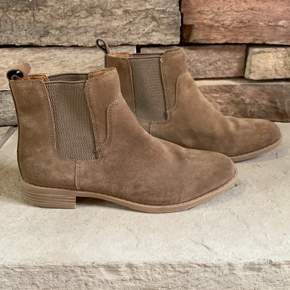 BOC size 7.5 Brown Suede Ankle Boots